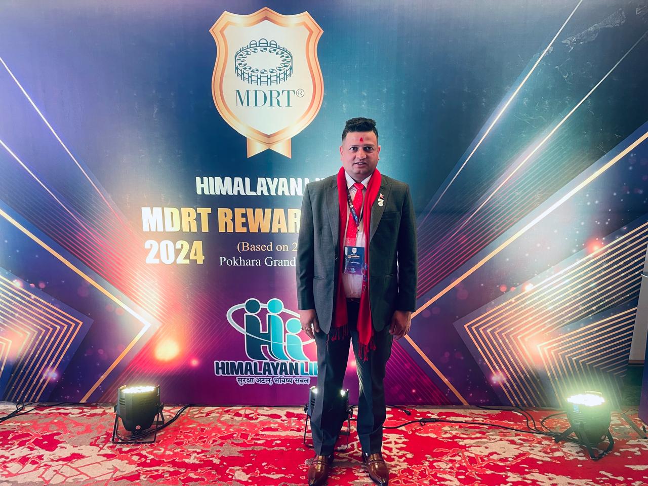 हिमालयन लाइफका प्रल्हाद तिमल्सिना अभिकर्ता बनेको ५ वर्षदेखि सधै एमडिआरटी, ‘प्रिमियम तिर्न नसक्नेलाई बीमा गराउदिन’